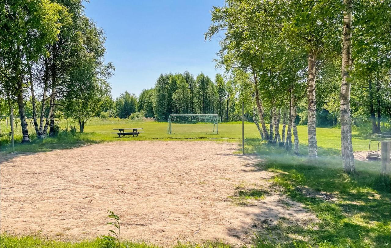 Cozy Home In Oerebro With Wifi Exteriör bild
