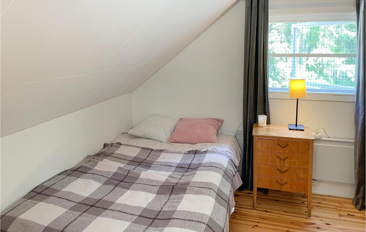 Cozy Home In Oerebro With Wifi Exteriör bild