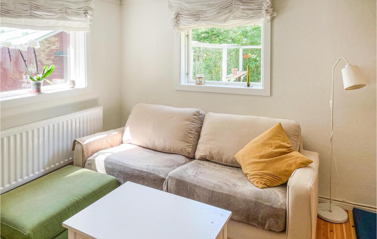 Cozy Home In Oerebro With Wifi Exteriör bild