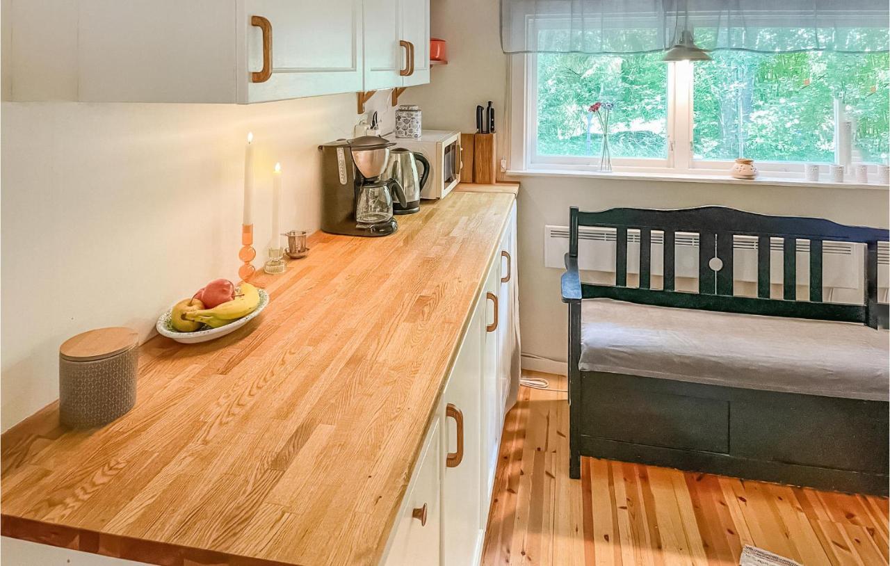 Cozy Home In Oerebro With Wifi Exteriör bild