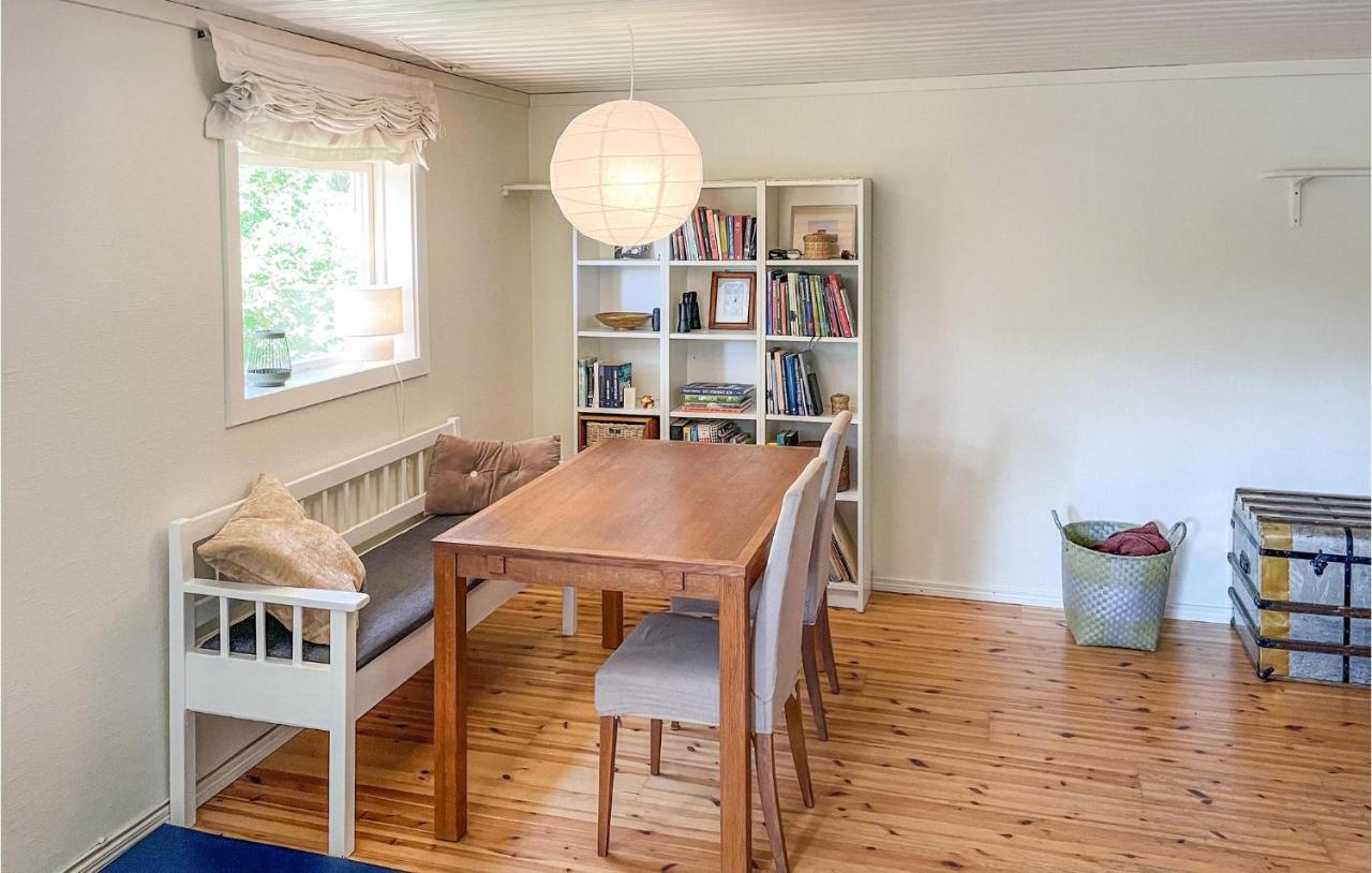 Cozy Home In Oerebro With Wifi Exteriör bild
