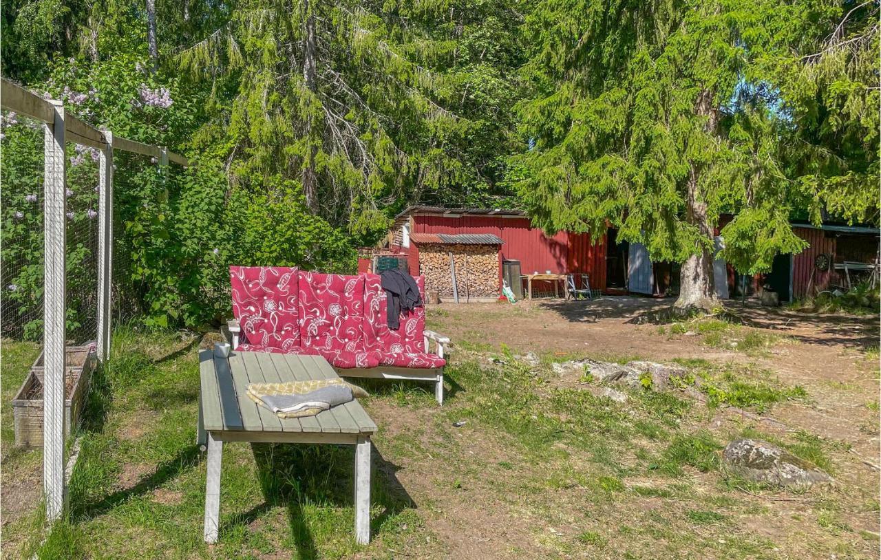 Cozy Home In Oerebro With Wifi Exteriör bild
